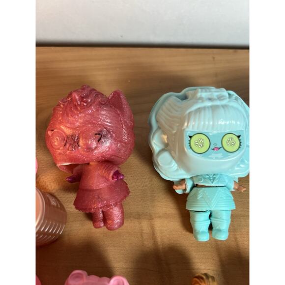 LOL OMG Surprise Mini Dolls Lot With Accessories #T864 - Picture 8 of 12